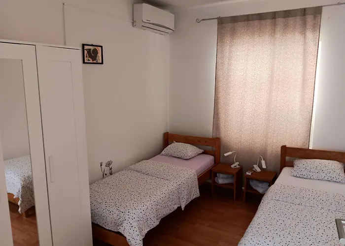 Babaloo Beach Apartments