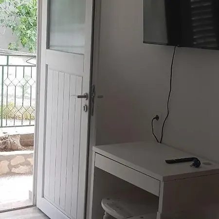 Babaloo Beach Apartments Gornji Karin Exterior photo