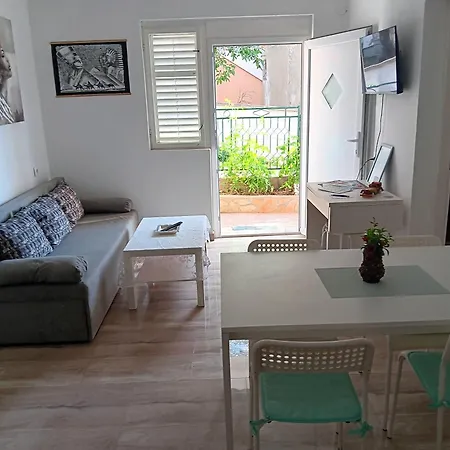 Babaloo Beach Apartments Gornji Karin Room photo